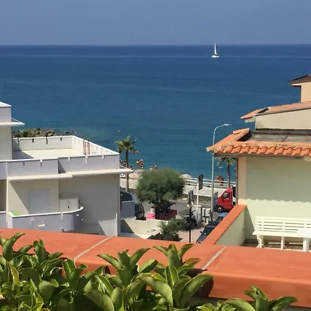 Attico Sul Mare In Centro A
